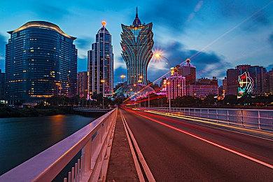 《飙酷车神：轰鸣盛典》Steam版4＆18推出